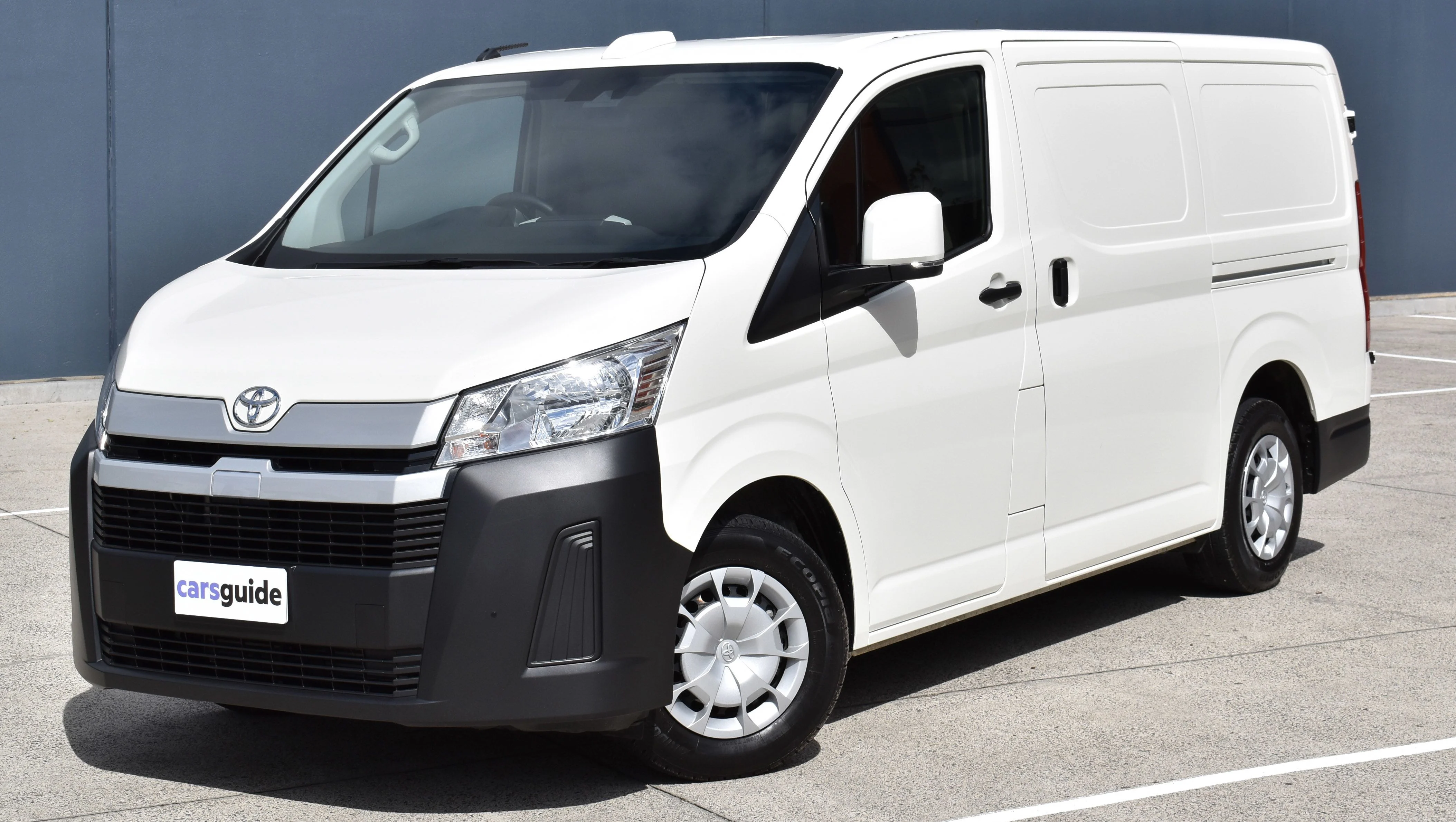 TOYOTA HIACE COMMUTER 2.5L